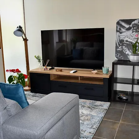 Vallera House I *
